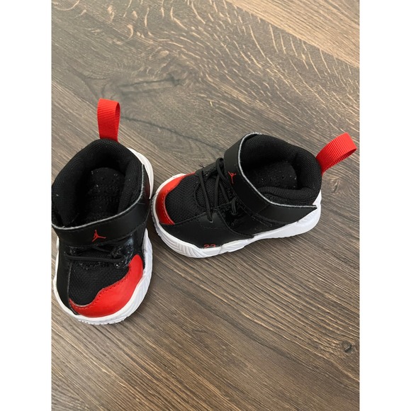 Jordan Jumpman 23 Toddler Sneakers Black Red Hook and Loop Shoes size 3 - Picture 1 of 8